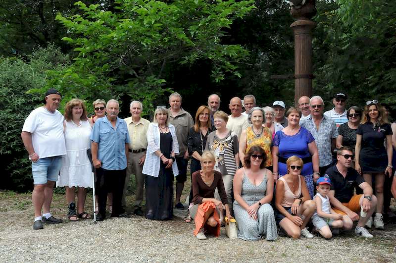 Photo de groupe, côté gauche