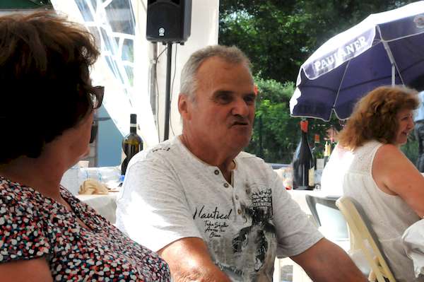 Photo de Françoise et Georges à table